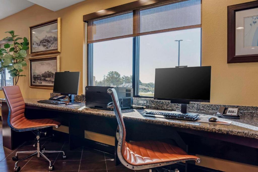 Comfort Suites Greenwood Exteriér fotografie
